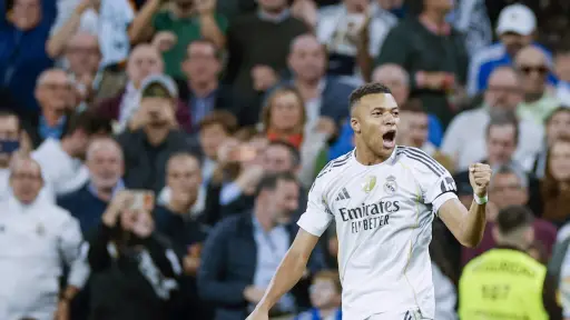 Celebración de Kylian Mbappé ante el Valencia - EFE