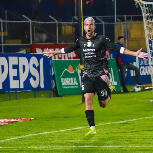 ¡Nicolás Martínez, máximo goleador del Apertura 2025! - Deportivo Mixco