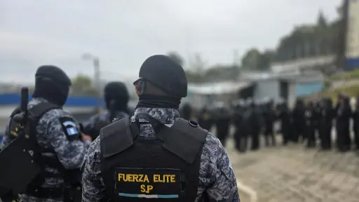 En desarrollo el operativo de control e identificación en el Preventivo de zona 18. ,Ministerio de Gobernación