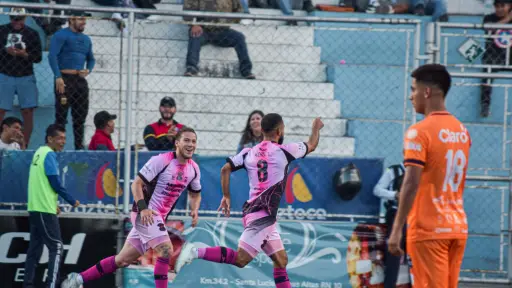 Partido entre Mixco y Achuapa por la jornada 21 del Apertura 2025 - Deportivo Mixco