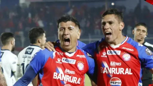 El Xelajú le ganó el partido a Cobán Imperial y sigue con vida en el Apertura 2025. 