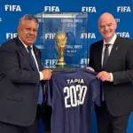Claudio Tapia junto a Gianni Infantino - X @tapiachiqui