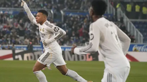 Celebración de Kylian Mbappé ante el Alavés - EFE