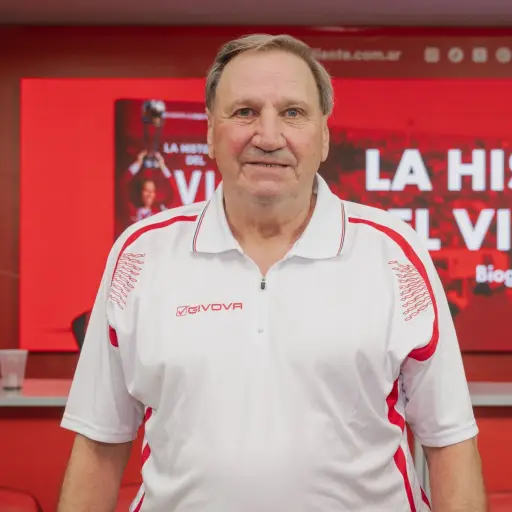 El extécnico de Municipal, Enzo Trossero presentó su libro: 