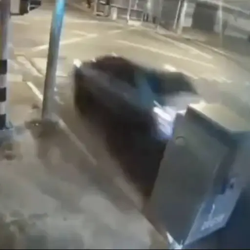 Motorista muere tras múltiple colisión en zona 10. ,Capturan de pantalla video de X.