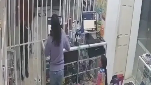 Hecho se viraliza horas después de otro ataque similar en Quetzaltenango. ,Capturan de pantalla video de X.