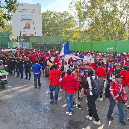 La afición de Xelajú arropa a su equipo en la previa de la gran final - Alex Meoño