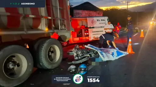 Motorista fallecido en el kilómetro 90 de ruta al Atlántico. ,Bomberos Municipales Departamentales