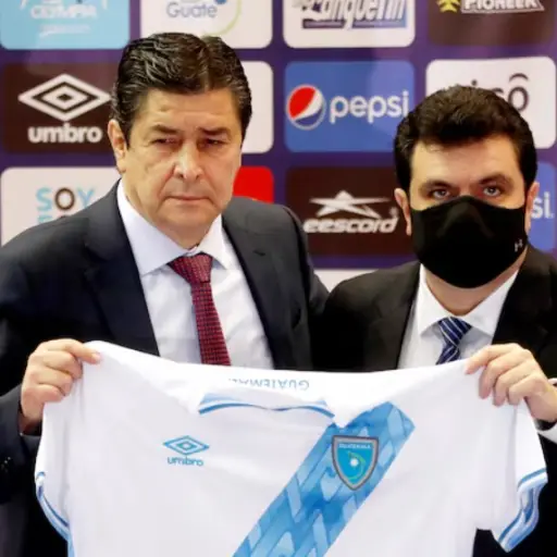 Luis Fernando Tena seguirá al frente de Selección Nacional de Guatemala 