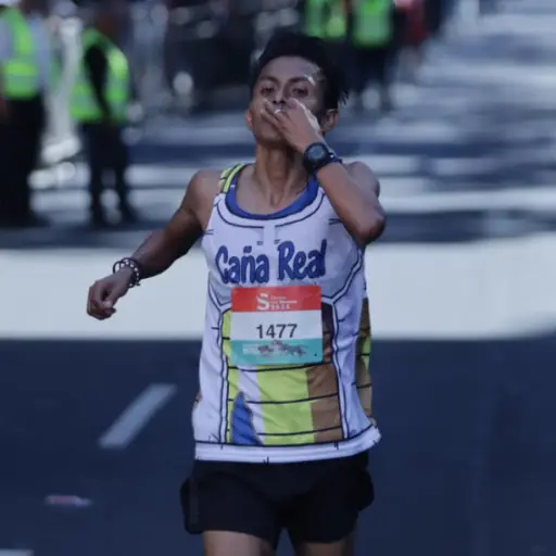 Williams Julajuj y Heidy Villegas ganan la San Silvestre 2025 - Alex Meoño