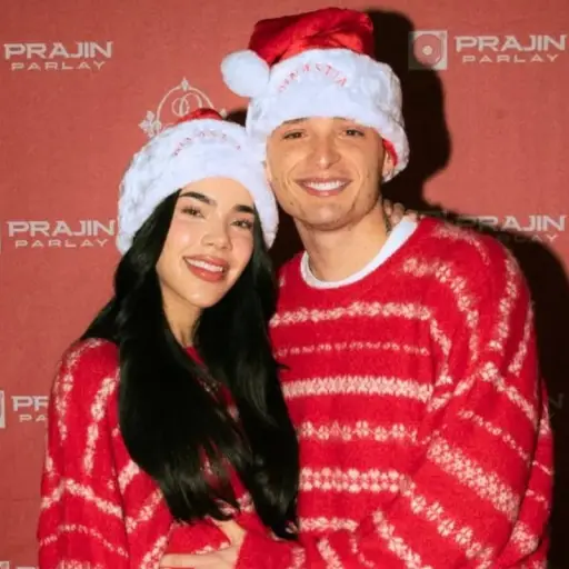 Kenia Os y Peso Pluma ,Redes sociales