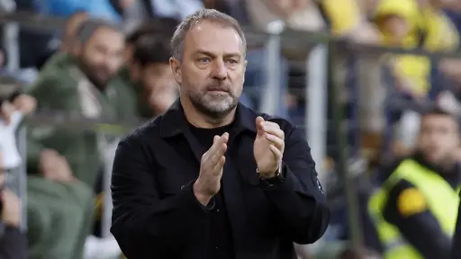 Hansi Flick cerró el año como campeón de invierno 