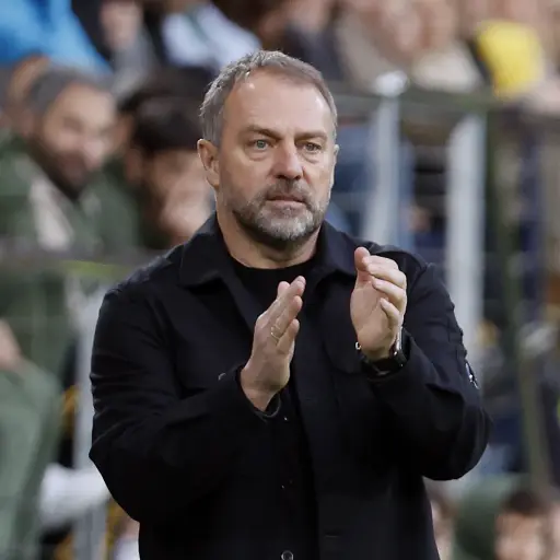 Hansi Flick cerró el año como campeón de invierno 