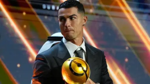 Cristiano Ronaldo durante los premios Globe Soccer 2025,