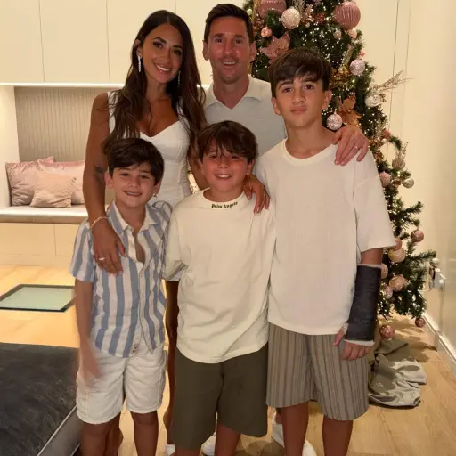 Foto familiar de la familia Messi en el Año Nuevo - instagram @leomessi