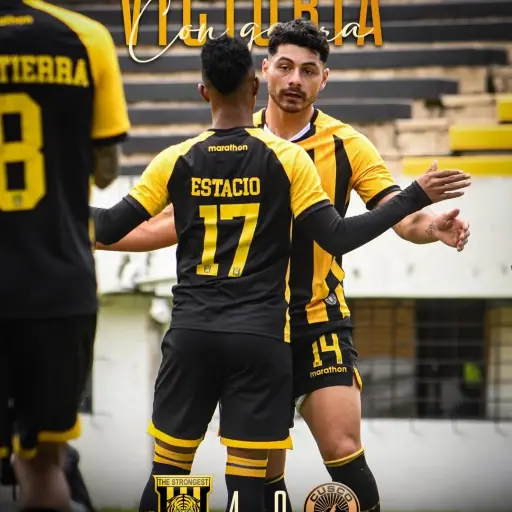 Darwin Lom se estrena con el The Strongest - instagram @clubstrongest