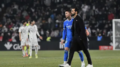 Álvaro Arbeloa y Franco Mastantuono en el partido entre Albacete y Real Madrid por la Copa del Rey - EFE
