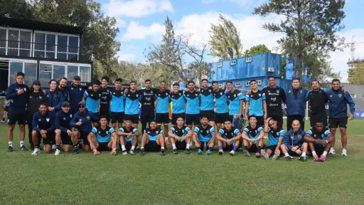 Los seleccionados tras el último entrenamiento en suelo guatemalteco antes de irse a Estados Unidos 