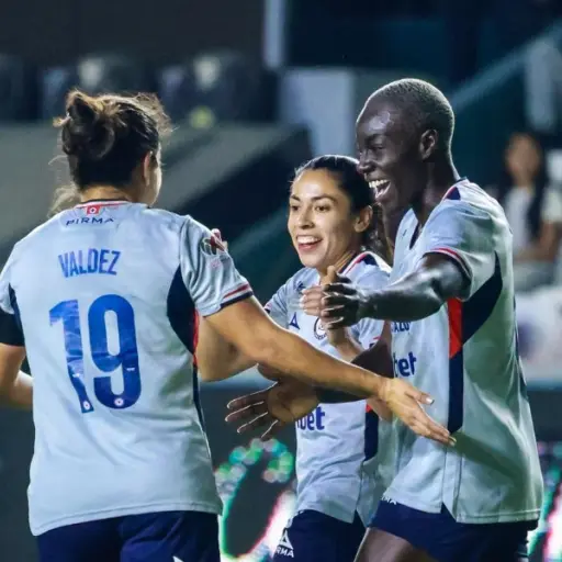 Ana Lucía Martínez cierra con doblete esta noche 