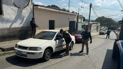La PNC encontró el carro y ahora espera al MP para las investigaciones correspondientes. ,PNC de Guatemala.