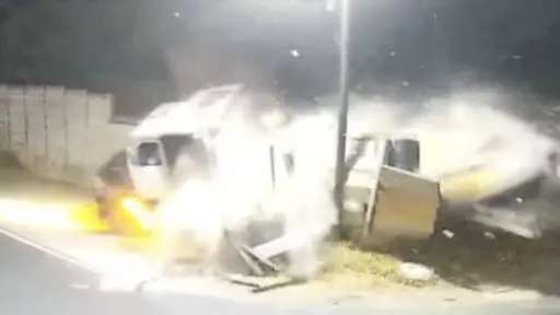 Video muestra camión fuera de control. ,Captura de pantalla video de X.