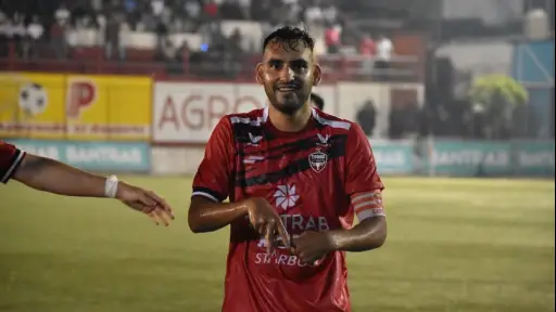 Ángel López se acreditó asistencia y gol ante Marquense 