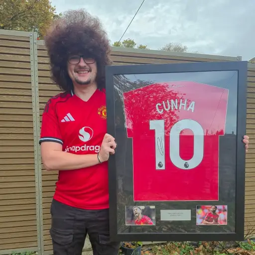 Frank Ilett, aficionado del Manchester United que lleva casi 500 días sin cortarse el cabello - instagram @theunitedstrand