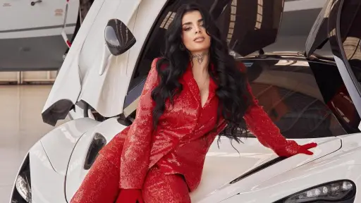 Karely Ruiz ,Redes sociales