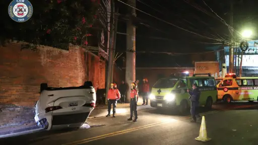 El accidente ocurrió durante la madrugada en la ruta a Muxbal. ,Bomberos Municipales.