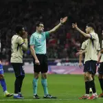 El FC Barcelona eleva una queja a la Federación por el arbitraje - EFE