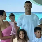 Cristiano Ronaldo junto a su familia 