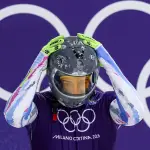 Vladyslav Heraskevych lució un casco con deportistas ucranianos asesinados por Rusia 