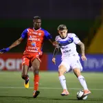 Partido entre Xelajú MC y Monterrey en el Estadio Cementos Progreso - Concacaf