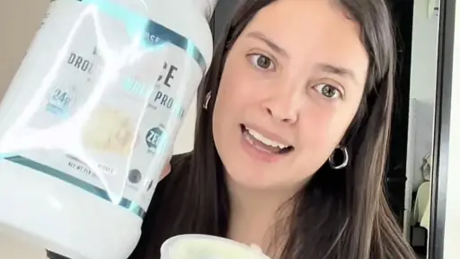 Deanna Melillo ,Redes sociales