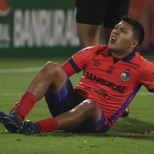 Lesión de Jefry Bantes ante Guastatoya - Alex Meoño