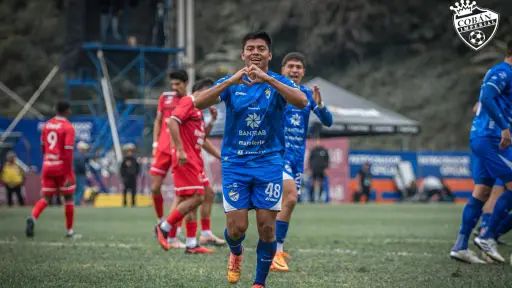 Celebración de Yonathan Morán ante Malacateco - Cobán Imperial