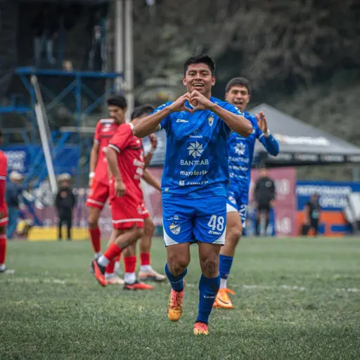 Celebración de Yonathan Morán ante Malacateco - Cobán Imperial