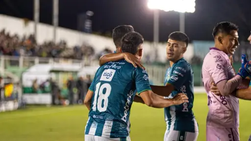 Celebración de Antigua GFC ante el Deportivo Guastatoya - Antigua GFC