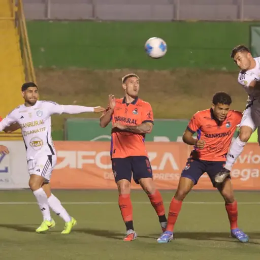 Clásico 336 entre Comunicaciones y Municipal - Alex Meoño