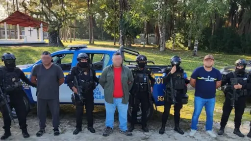 Los tres presuntos narcotraficantes fueron capturados en Dolores, Petén. ,PNC