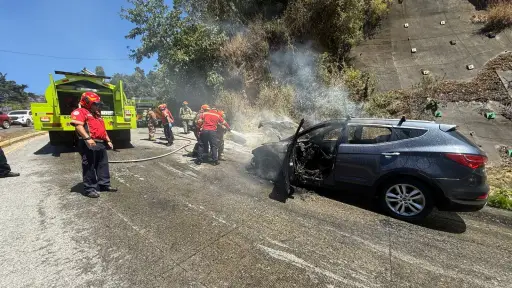 El incendio ocurrió en el ascenso hacia Vista Hermosa IV, zona 16. ,Bomberos Municipales. 
