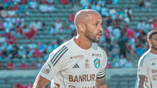 José Contreras volvió a la actividad con Comunicaciones - instagram @ivan_gt29