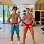Cristiano Ronaldo junto a su hijo mayor en una sesión de entreno - instagram @cristiano