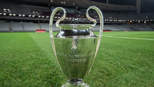 Trofeo de la UEFA Champions League - UEFA