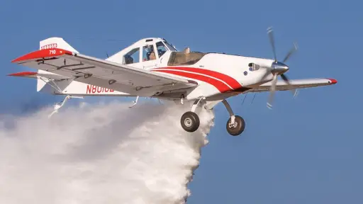 Los aviones que se comprarán tienen capacidad para cargar 710 litros de agua, según el fabricante. ,Thrush Aircraft