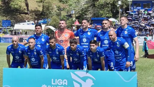 Once de Cobán Imperial ante Comunicaciones - Carlos Cu Col