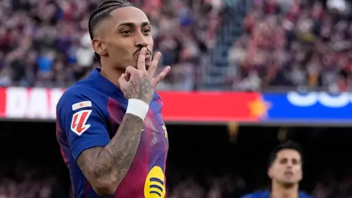 Raphinha celebró triplete ante Sevilla este domingo por La Liga 