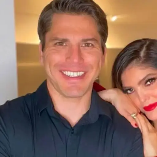 Ana Bárbara y esposo ,Instagram