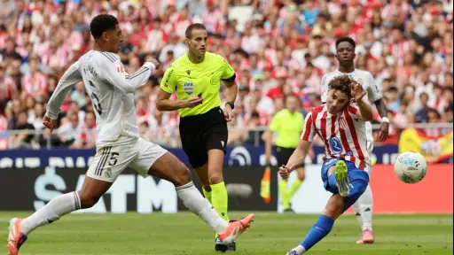 El Real Madrid enfrenta este domingo al Atlético en el derbi madrileño 