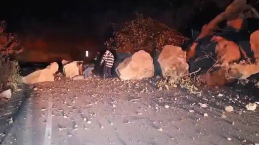 Derrumbe en ruta de Santa María de Jesús hacia Palín, Escuintla. ,Juan Carlos Chanta/EU